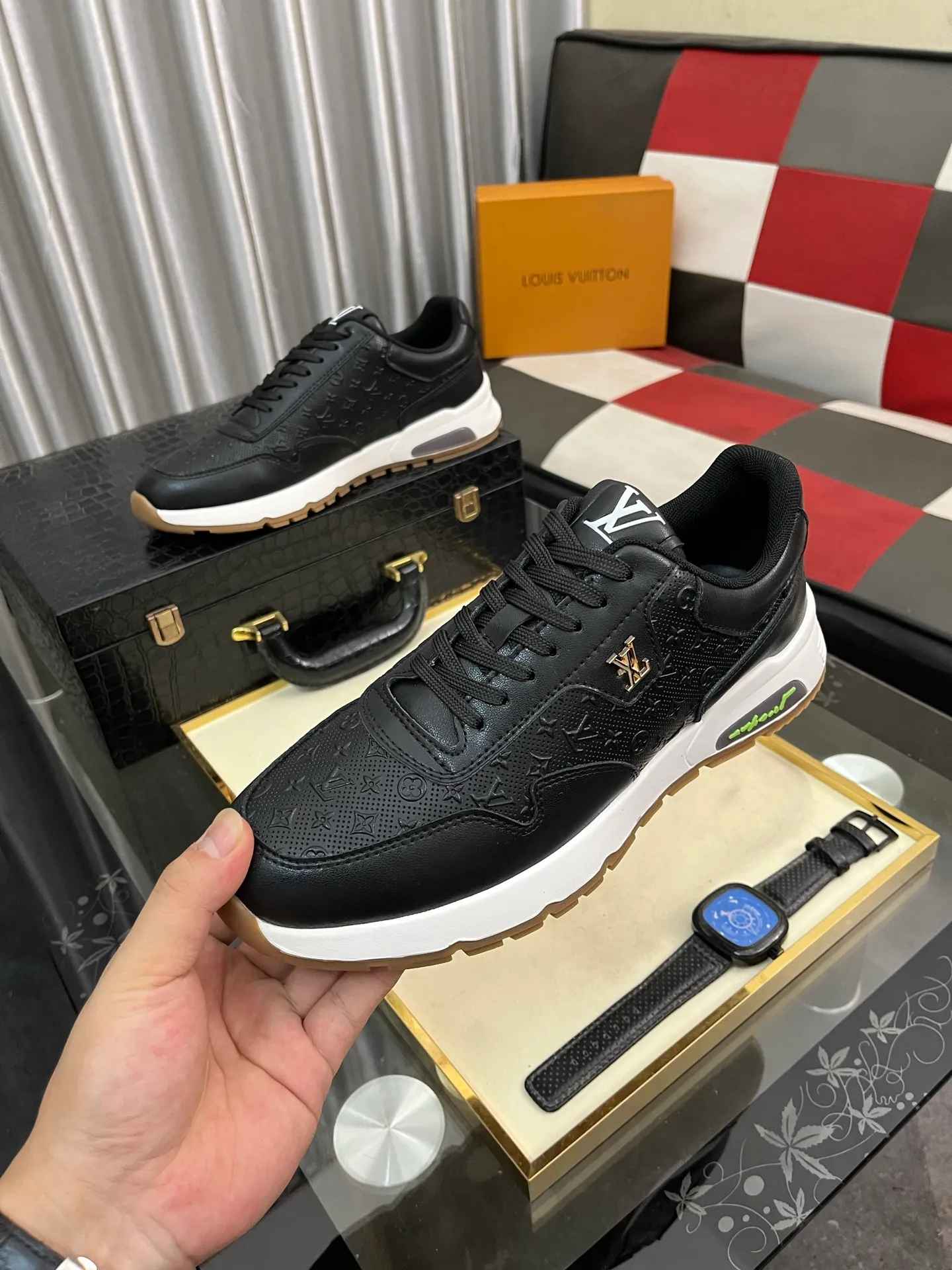 Men's shoes 💰458⌚️⌚️[Louis Vuitton LV] Dad shoes are popular casual sports shoes with outsole, breathable and comfortable, easy to walk, trendy men's versatile fly woven epoxy with ➕leather lining➕Gucci's popular original outsole, sports and running style, super comfortable. Size 38-442️⃣Colors available
